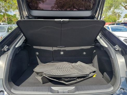 Used 2025 Toyota Prius XSE image 6