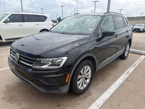 Used 2018 Volkswagen Tiguan SE image 1