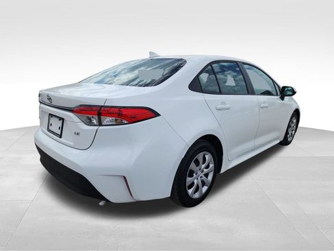 Used 2025 Toyota Corolla LE FWD image 9