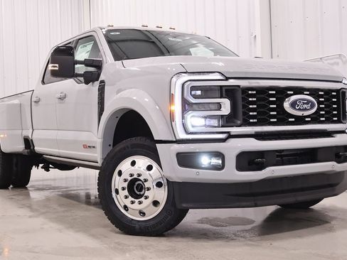 New 2026 Ford F450 Platinum w/ FX4 Off-Road Package image 36