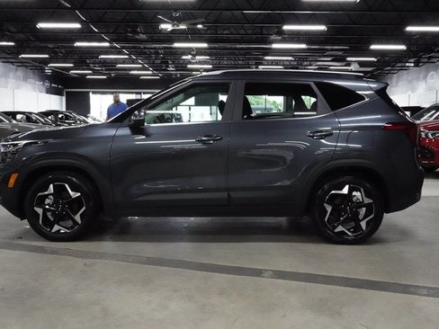 Used 2025 Kia Seltos EX w/ EX Sunroof Package FWD image 2