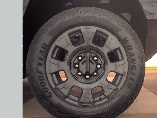 Used 2026 GMC Hummer EV 4x4 Crew Cab w/ Carbon Fiber Edition Package image 19