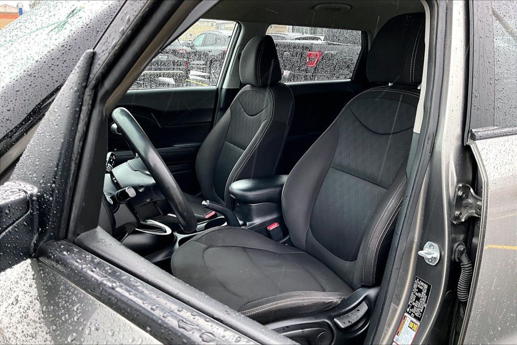 Used 2019 Kia Soul FWD image 22