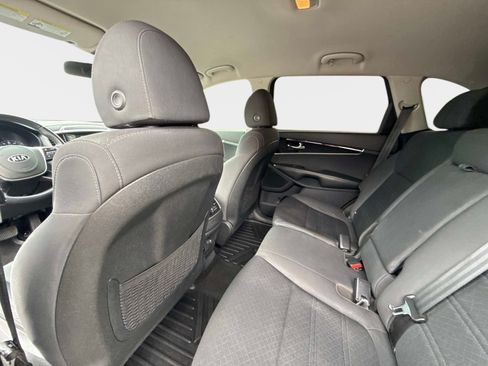 Used 2020 Kia Sorento S AWD/4WD image 19