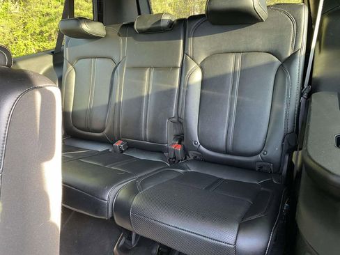 Used 2024 Jeep Wagoneer L Series II w/ Flexible Seating Group AWD/4WD image 12