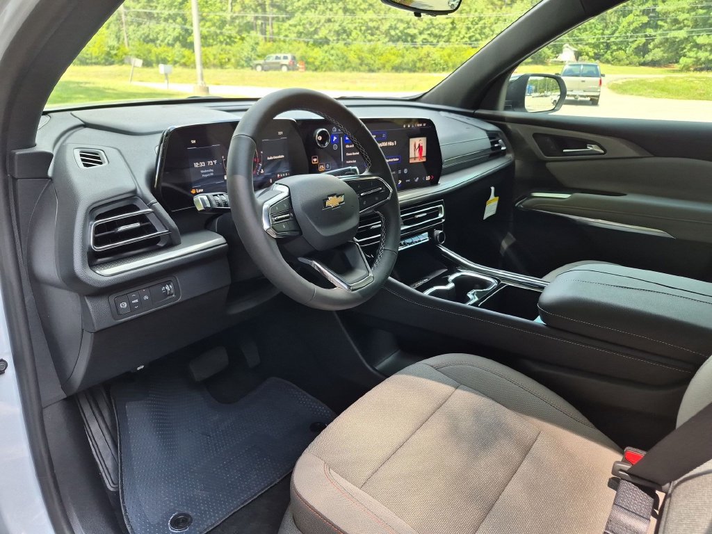 New 2027 Chevrolet Traverse LT FWD image 19