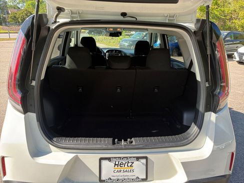 Used 2025 Kia Soul LX w/ LX Technology Package image 28