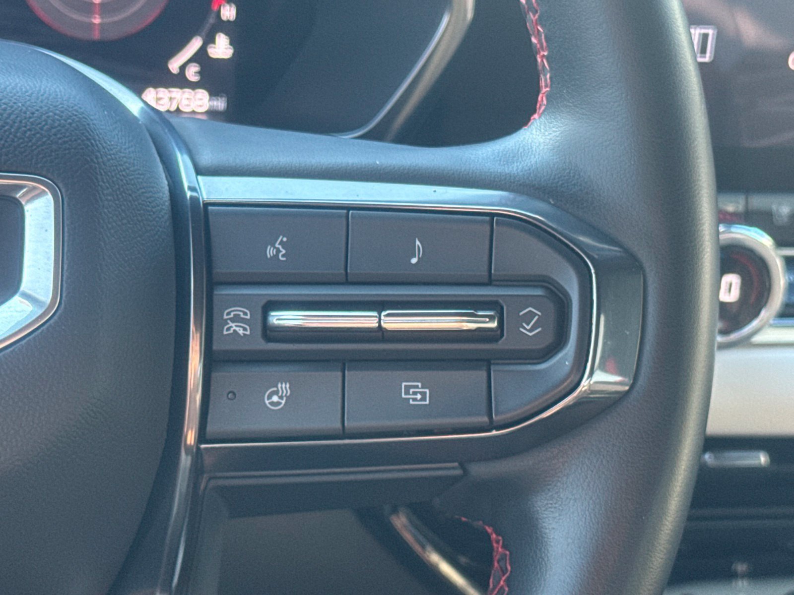 Used 2023 GMC Canyon AT4X AWD/4WD image 25