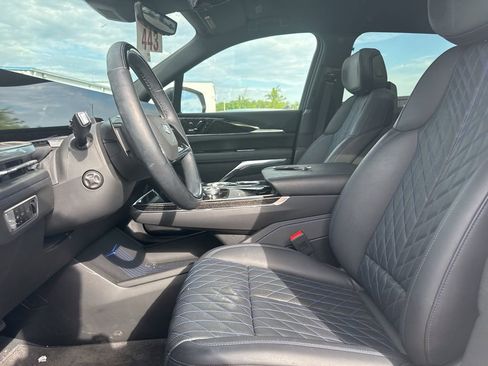 Used 2025 Cadillac Escalade IQ Luxury 1 w/ Smart Trailering package AWD/4WD image 5