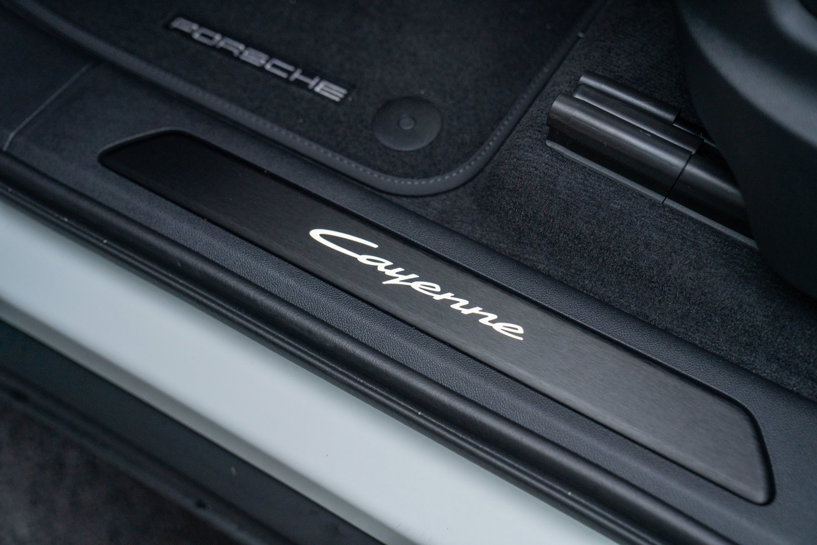 Certified 2026 Porsche Cayenne AWD/4WD image 12
