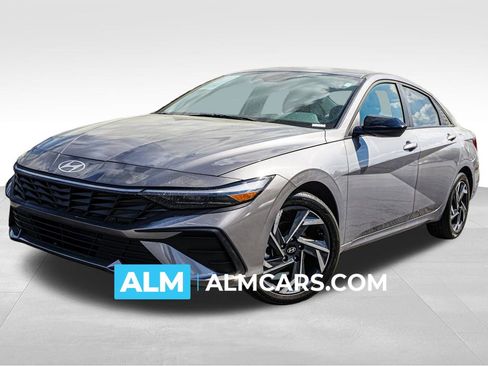 Used 2025 Hyundai Elantra Sport image 1