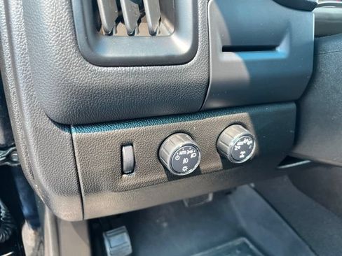 Used 2022 Chevrolet Colorado LT w/ LT Convenience Package AWD/4WD image 13