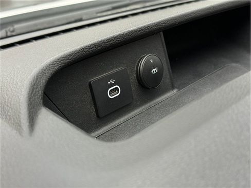 Used 2022 Ford Transit 350 XLT image 21