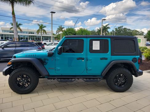 Used 2024 Jeep Wrangler Unlimited AWD/4WD image 7