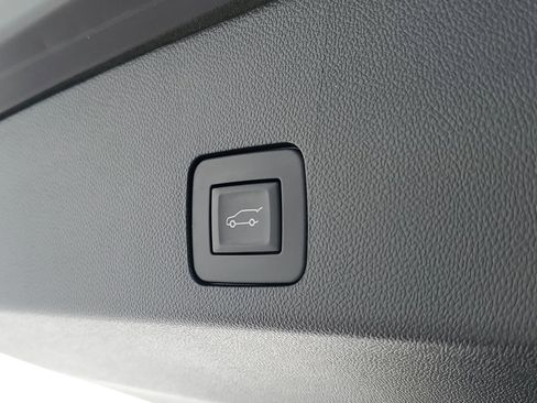 Used 2023 Buick Encore GX Essence w/ Experience Buick Package image 9