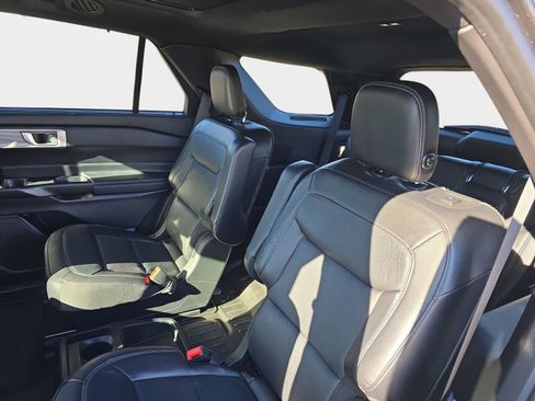 Used 2020 Ford Explorer Limited w/ Class III Trailer Tow Package image 10