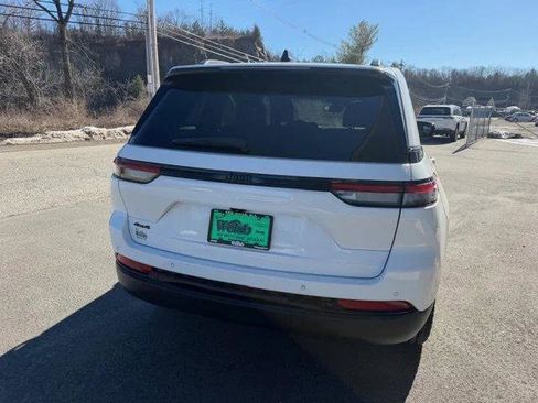 Certified 2022 Jeep Grand Cherokee Altitude AWD/4WD image 6