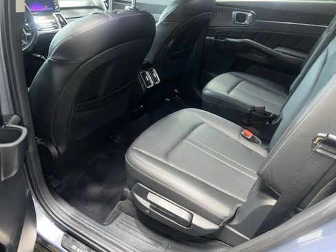Used 2022 Kia Sorento SX image 19