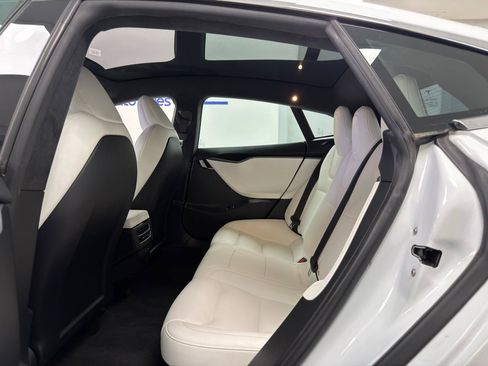 Used 2020 Tesla Model S AWD image 28