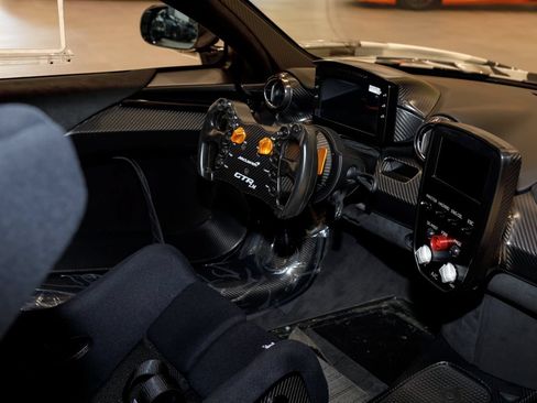 Used 2020 McLaren Senna RWD image 85