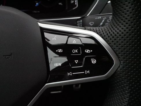 Certified 2024 Volkswagen Tiguan SEL R-Line image 25