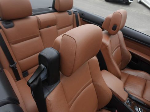Used 2009 BMW 335i Convertible RWD image 12