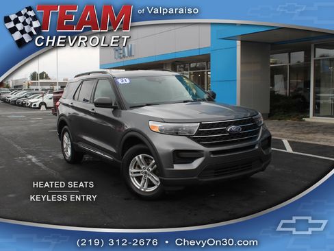 Used 2021 Ford Explorer XLT image 1