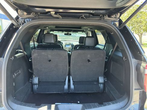 Used 2018 Ford Explorer Platinum AWD/4WD image 16