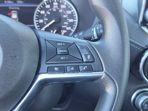 Used 2025 Nissan Sentra SV FWD image 19