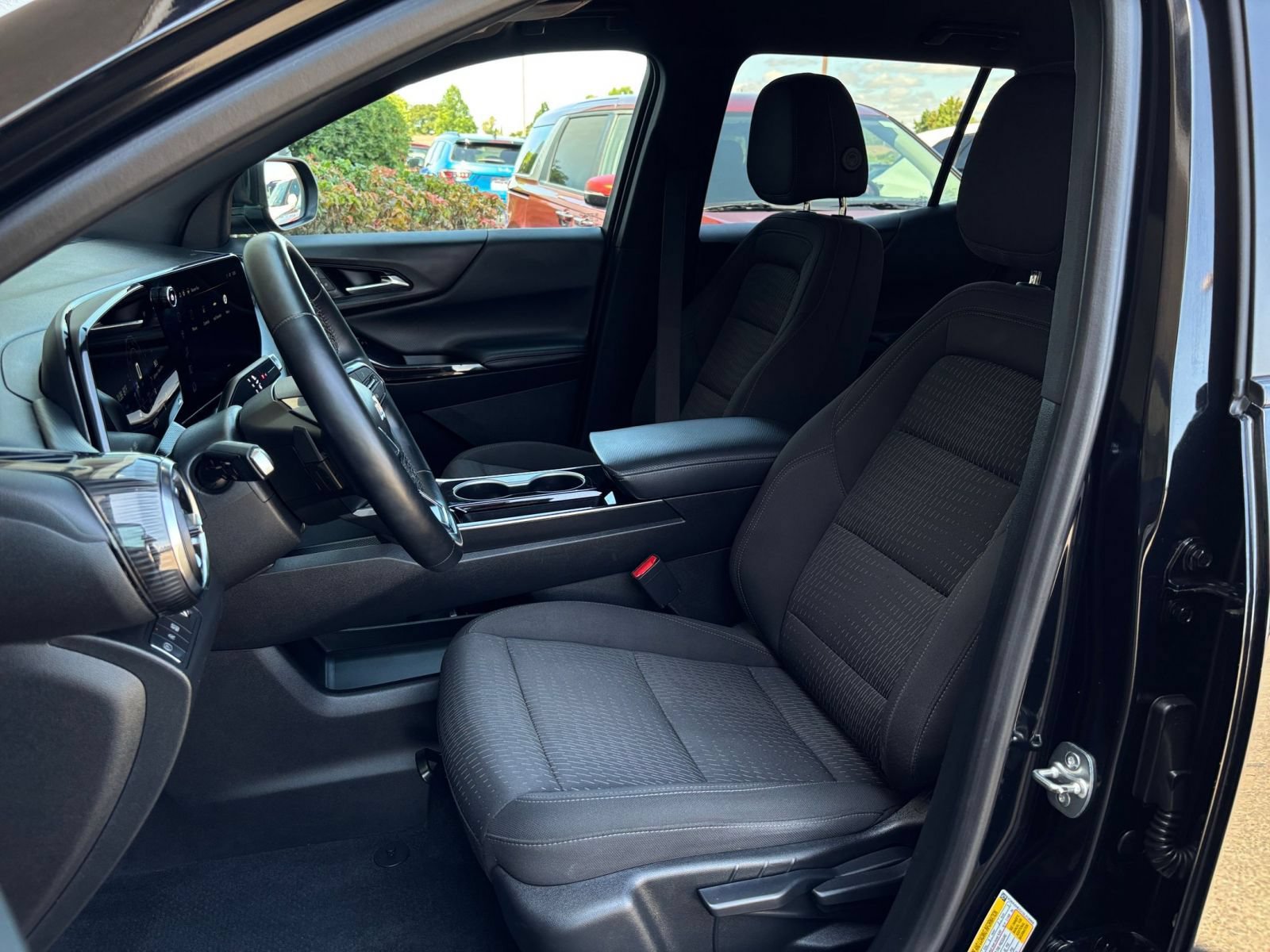 Used 2025 Chevrolet Equinox LT FWD image 35
