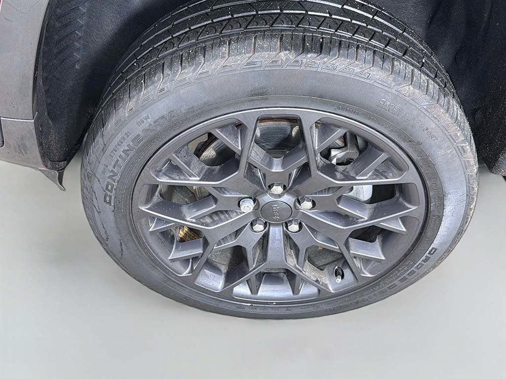 Used 2023 Jeep Grand Cherokee L Summit AWD/4WD image 26