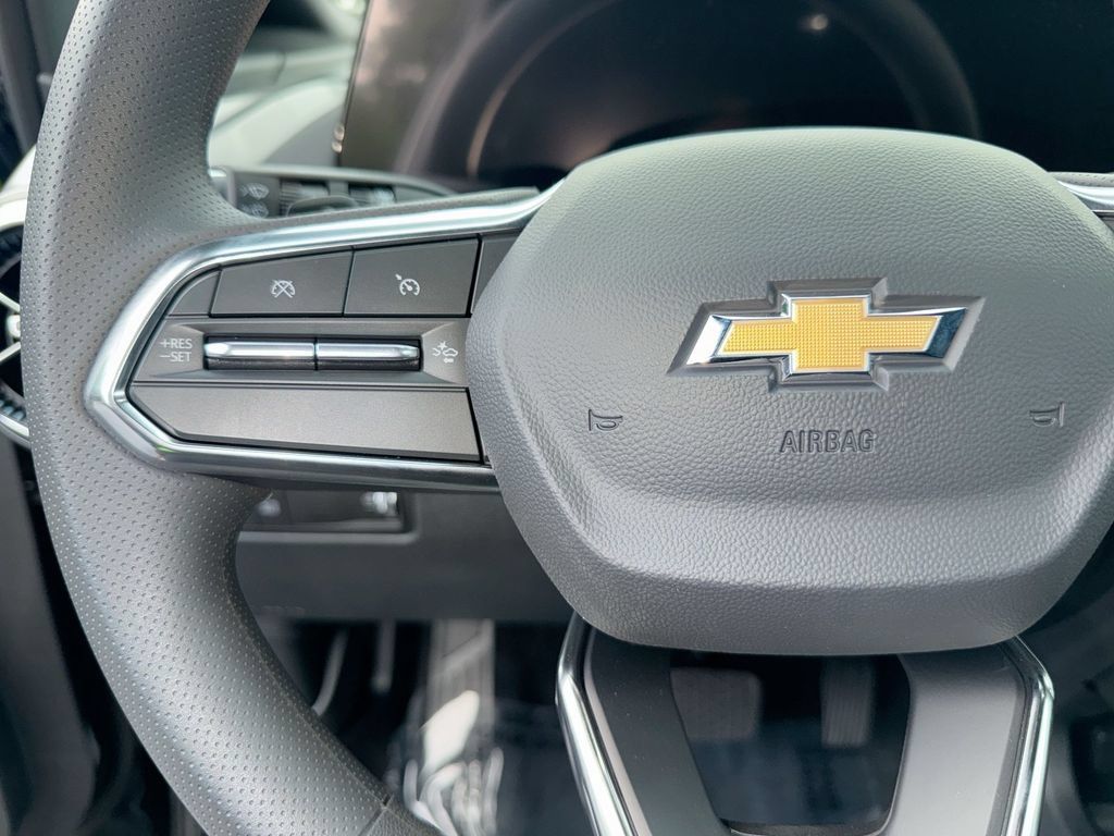 New 2026 Chevrolet Equinox EV LT FWD image 17