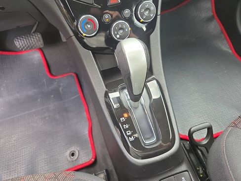 Used 2019 Chevrolet Sonic LT w/ Convenience Package image 28