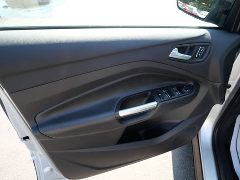 Used 2019 Ford Escape SE AWD/4WD image 16