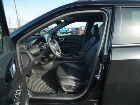 New 2026 Jeep Compass Latitude w/ Sun and Sound Group image 13