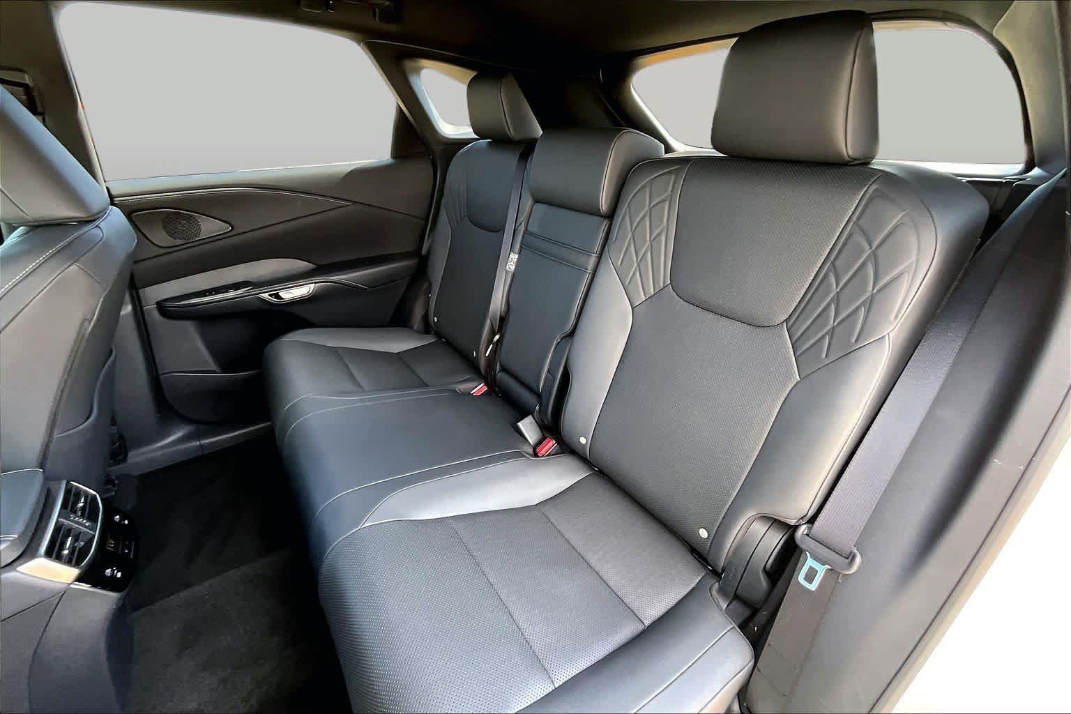 Used 2025 Lexus RX 350 Premium w/ Accessory Package (Z1) FWD image 21