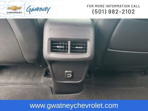 Used 2024 GMC Terrain SLE image 22