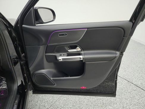 Used 2022 Mercedes-Benz GLB 250 image 19