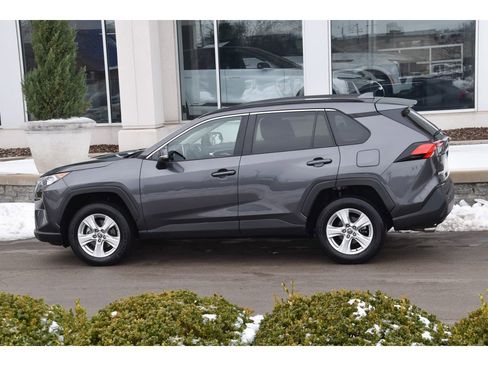 Used 2021 Toyota RAV4 XLE w/ Convenience Package image 6