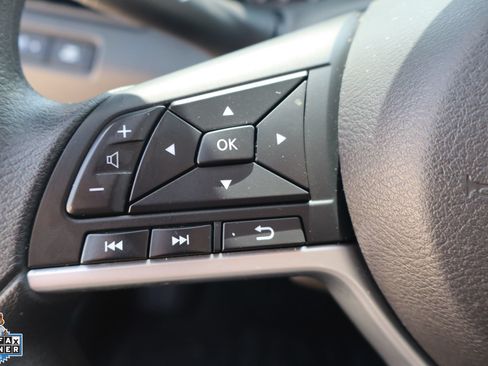 Used 2025 Nissan Altima 2.5 SV FWD image 15