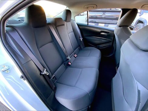 Used 2021 Toyota Corolla LE image 17