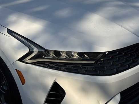 Used 2022 Kia K5 LX FWD image 7