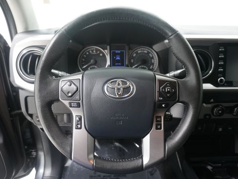 Used 2020 Toyota Tacoma SR5 RWD image 14