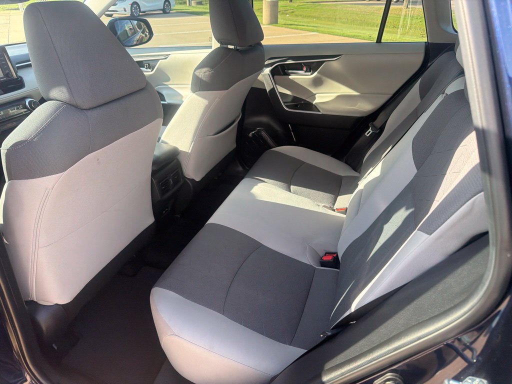Used 2022 Toyota RAV4 XLE w/ Convenience Package FWD image 26