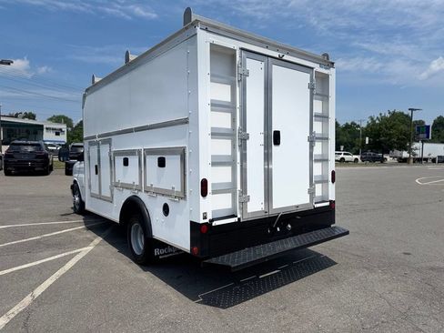 Used 2022 Chevrolet Express 3500 w/ Power Convenience Package RWD image 4