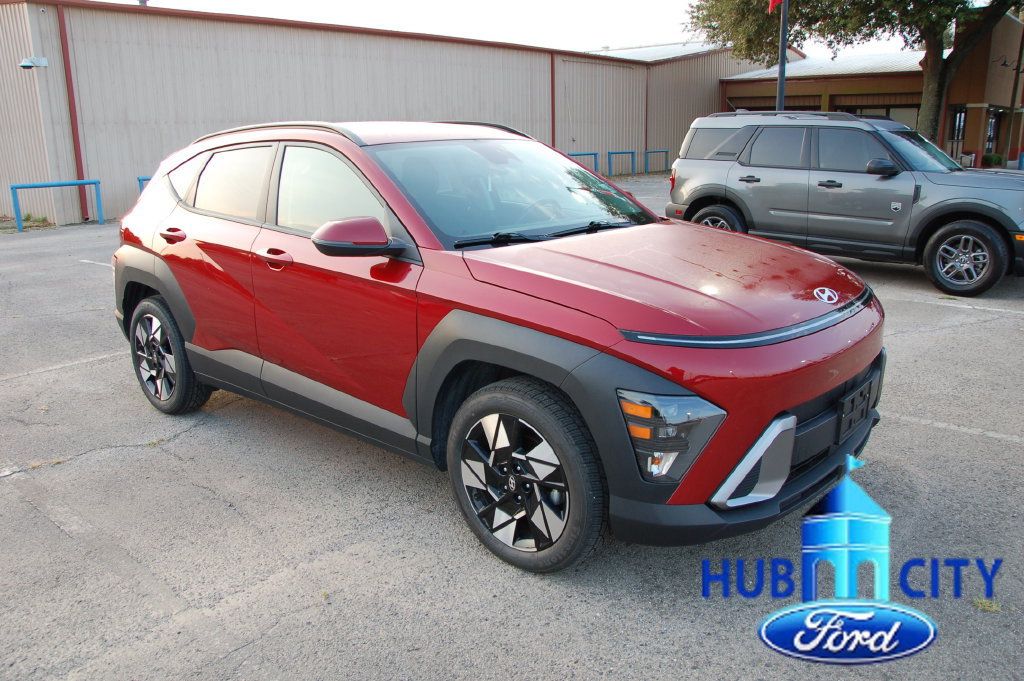 Used 2025 Hyundai Kona SEL FWD image 7