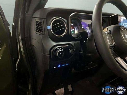 Used 2024 Jeep Wrangler High Altitude image 32