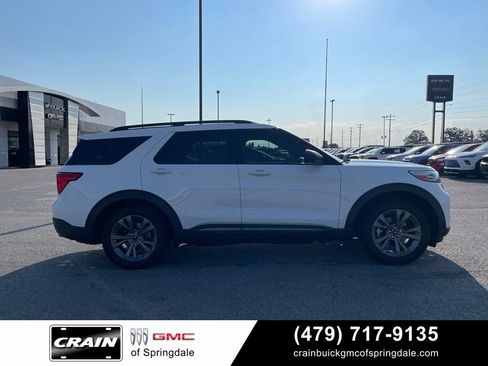 Used 2021 Ford Explorer XLT w/ Equipment Group 202A RWD image 9