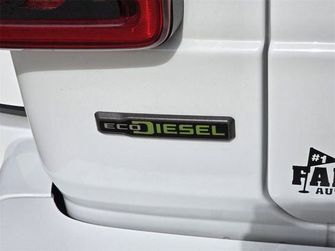 Used 2021 Jeep Wrangler Unlimited Sahara image 9