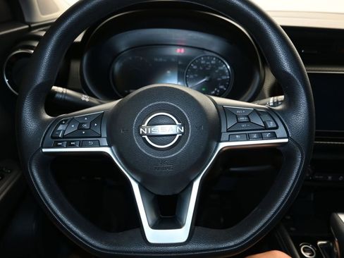 Used 2022 Nissan Kicks SV FWD image 13
